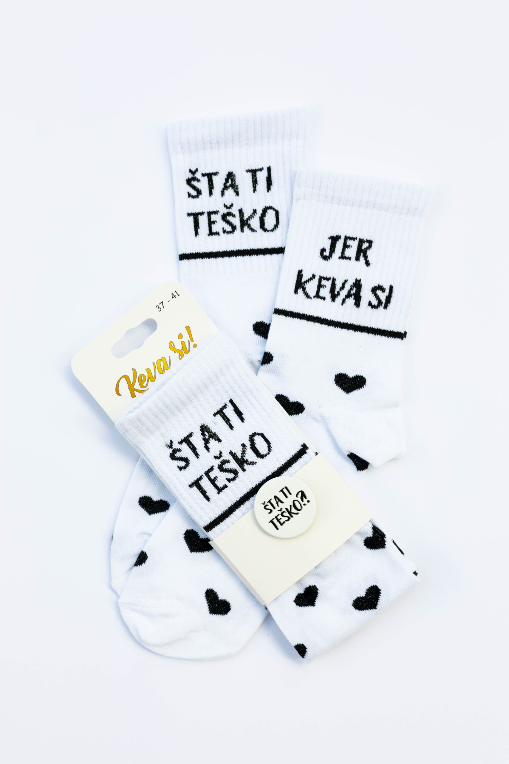 Čarape crno srce "Šta ti teško, jer keva si" + bedž